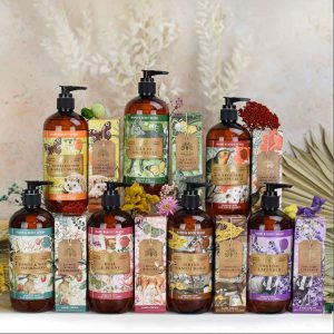 Rose & Peony Hand & Body Wash 500ml van The English Soap Company, foto 4