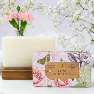 Rose & Peony Soap 190gr van The English Soap Company, foto 2