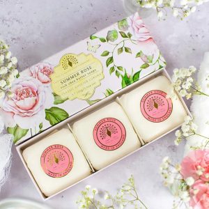 Summer Rose Boxed Soaps 300gr van The English Soap Company, foto 2